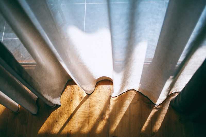 drape window sunlight